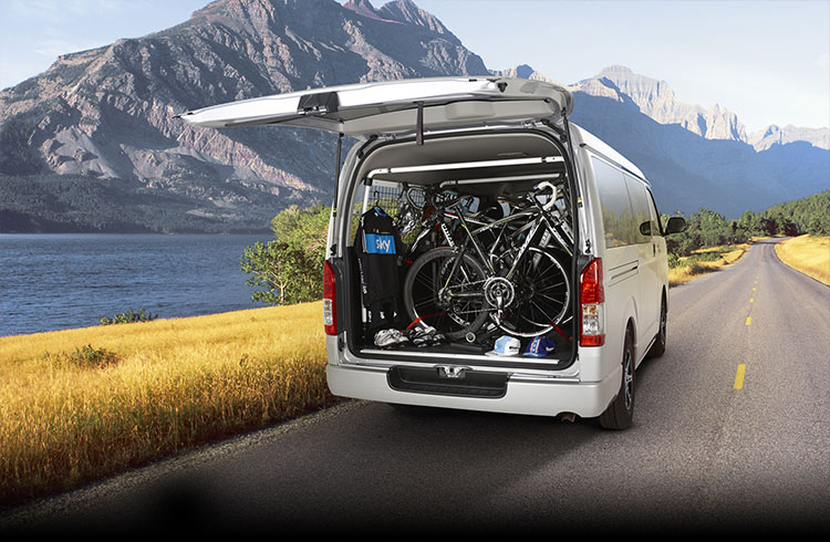 <img src='img/customize_slide_caption2.png' alt='自転車'>ラゲージユーティリティフレームと市販の車載用自転車ベースを組み合わせれば、自転車4台でも簡単に積むことができます。 自転車