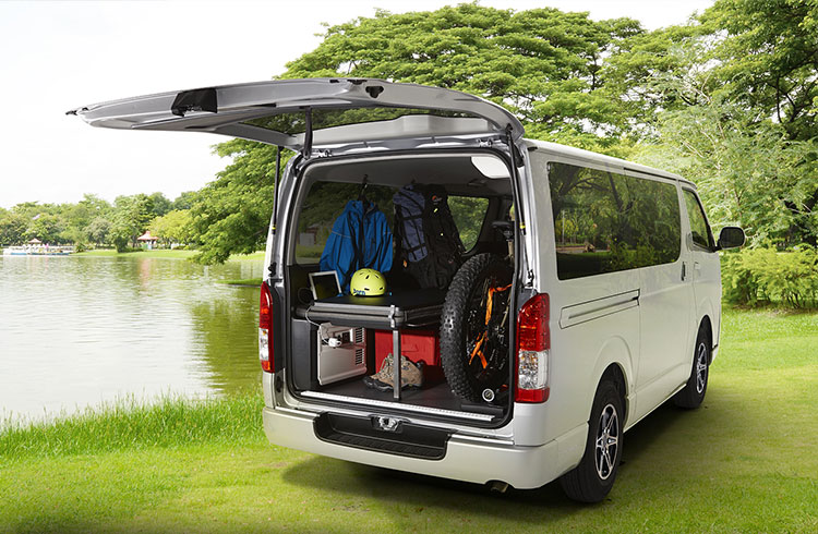 <img src='img/customize_slide_caption5.png' alt='アウトドア'>荷物を積んでちょっとした休憩が可能。半分空いたスペースも有効活用できます。 アウトドア